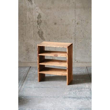 棚 Wooden shelf