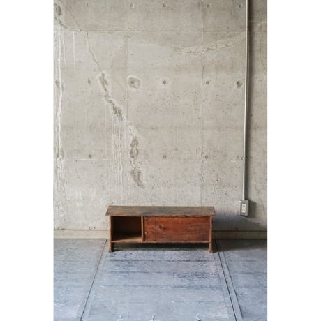 台　Wooden stand
