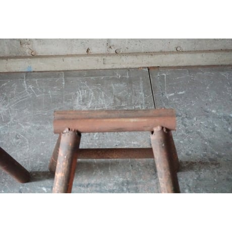 作業馬 Iron legs