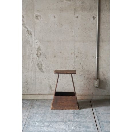 台　Wooden stand