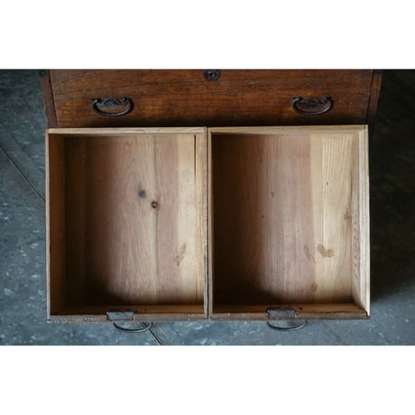 引き出し棚　Drawer