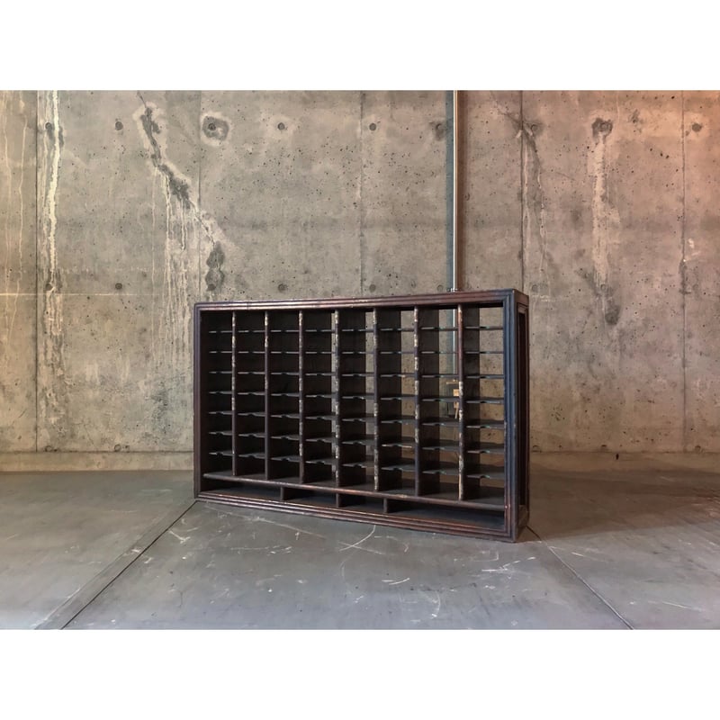 〈 アンティークラック 〉　郵便局棚　郵便局　仕分け棚 　飾り棚　送料込 アンティークラック 〉 郵便局棚 郵便局 仕分け棚 飾り棚 送料込