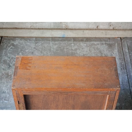 戸棚　Wooden shelf