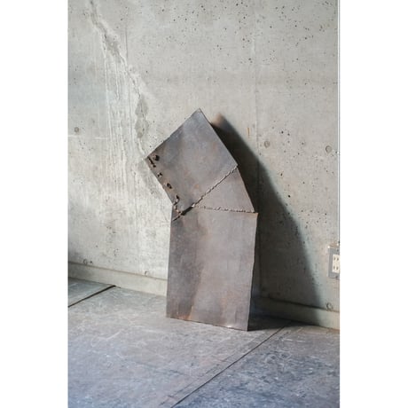 鉄台 Iron stand
