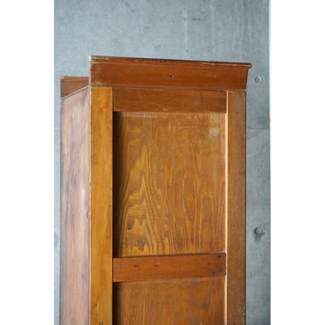 ガラス戸棚