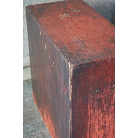 引き出し棚　Drawer
