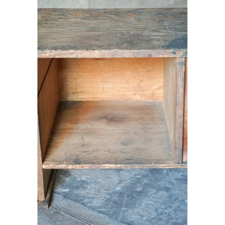 台　Wooden stand