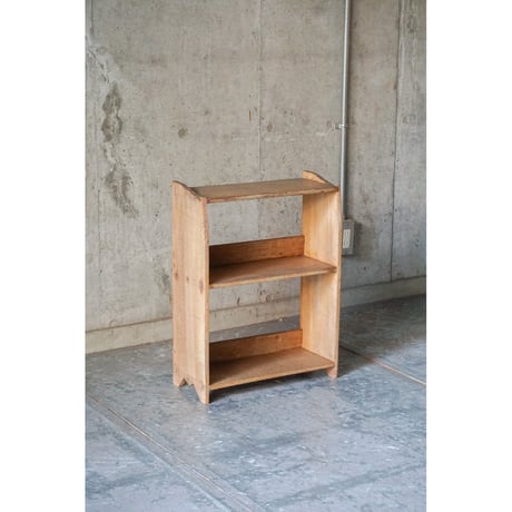 棚 Wooden shelf