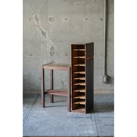 棚 Wooden shelf