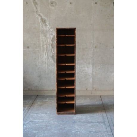棚 Wooden shelf