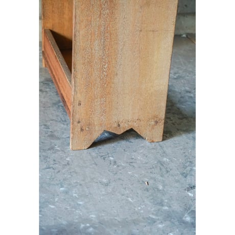棚 Wooden shelf