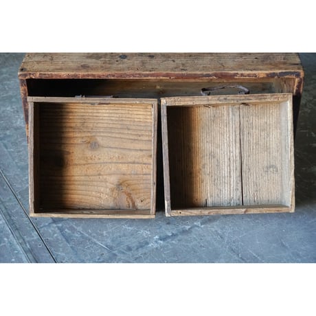 収納棚 Wooden shelf