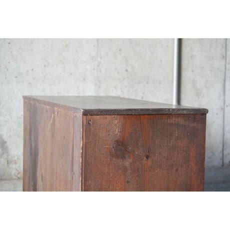 戸棚 Cupboard
