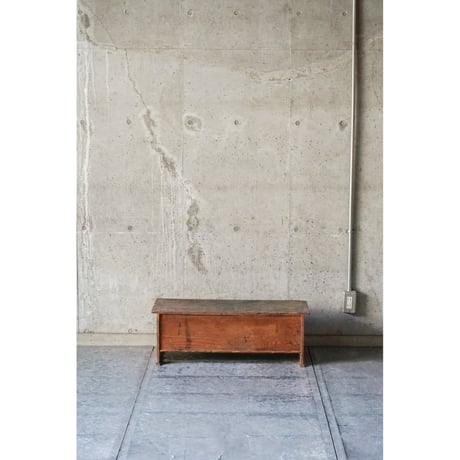 台　Wooden stand