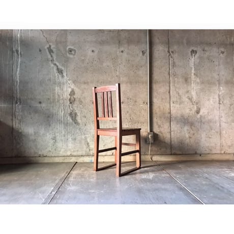 小ぶりな椅子