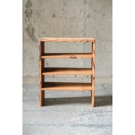 棚 Wooden shelf