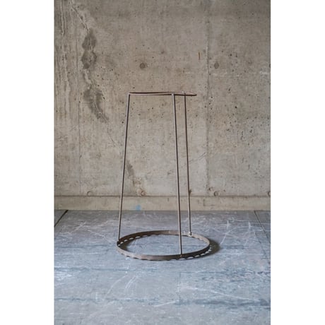 鉄枠 Iron frame