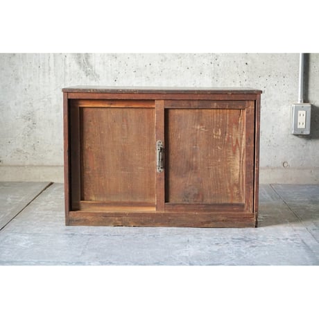 戸棚 Cupboard