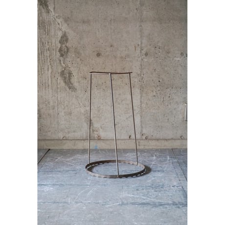鉄枠 Iron frame