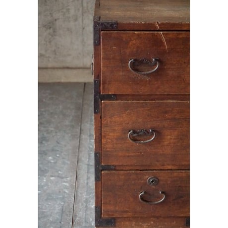 引き出し棚　Drawer