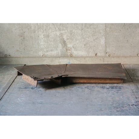 鉄台 Iron stand