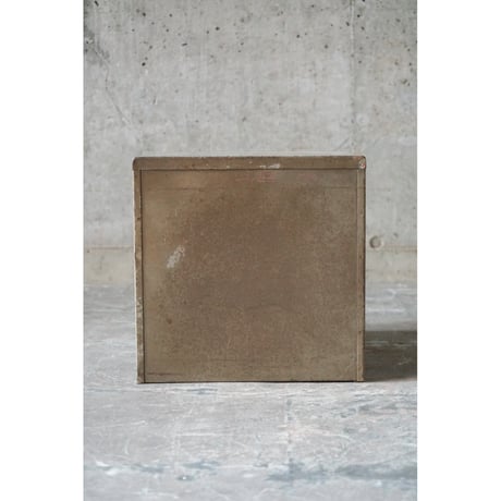アイアンドロワーズ Iron drawer