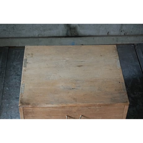 引き出し棚　Drawer