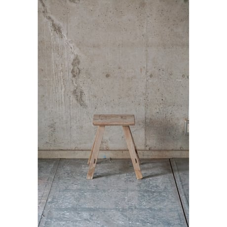鞍掛 スツール　Wooden stand