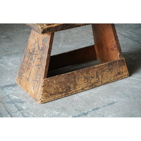 台 Wooden stand