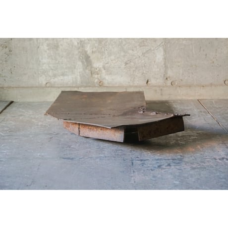 鉄台 Iron stand
