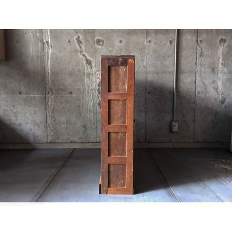 ガラス戸棚