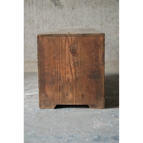 仕切り棚 Filing cabinet