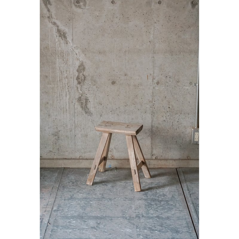 鞍掛 スツール Wooden stand | SOWGEN