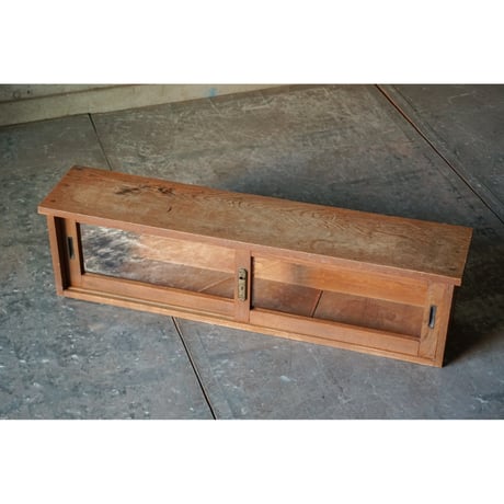 ガラス戸棚　Cabinet