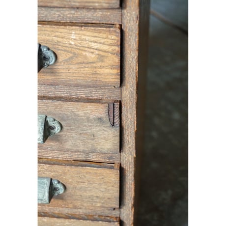 引き出し棚　Drawer