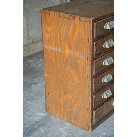 引き出し棚　Drawer