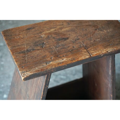 台　Wooden stand