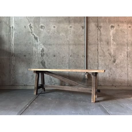 ベンチ