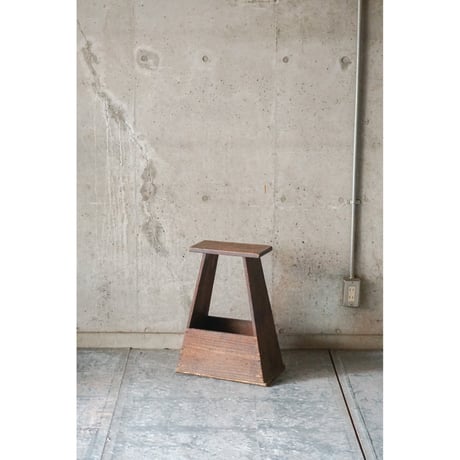 台　Wooden stand