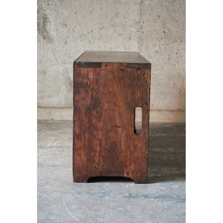 棚　Wooden shelf