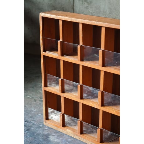 陳列棚　Display shelf