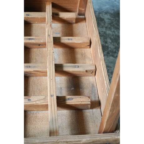 木製スタンド　Wooden stand