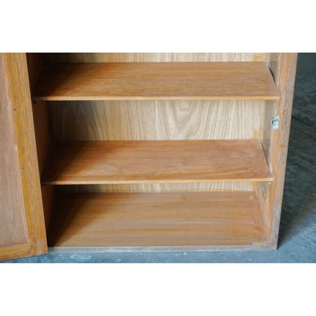 戸棚　Wooden shelf