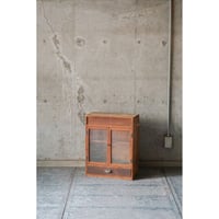 ガラス戸棚