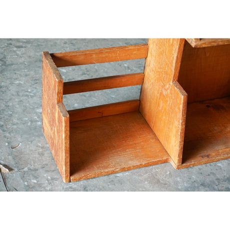 本立て　Book stand