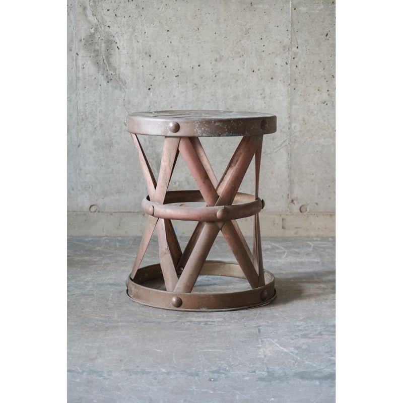 レトロなスツール、唐木製、銅装飾あり