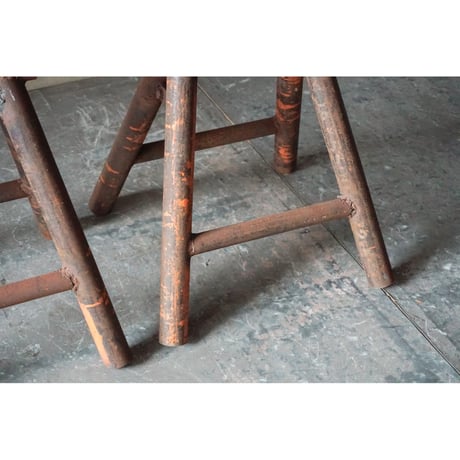作業馬 Iron legs