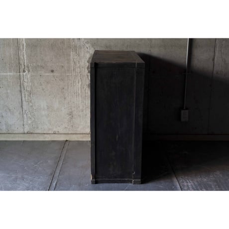 ガラス戸棚