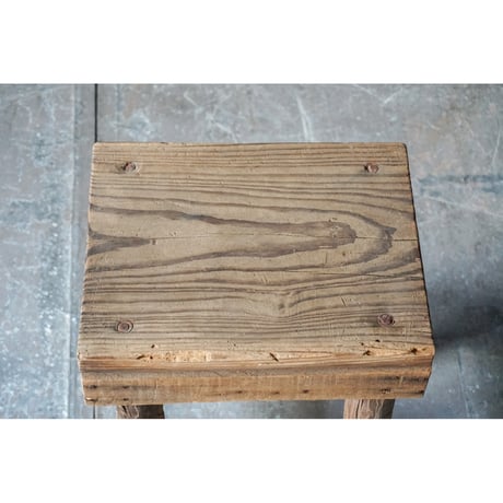 台 Wooden stand