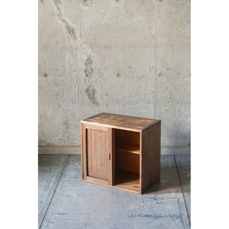 戸棚 Cupboard